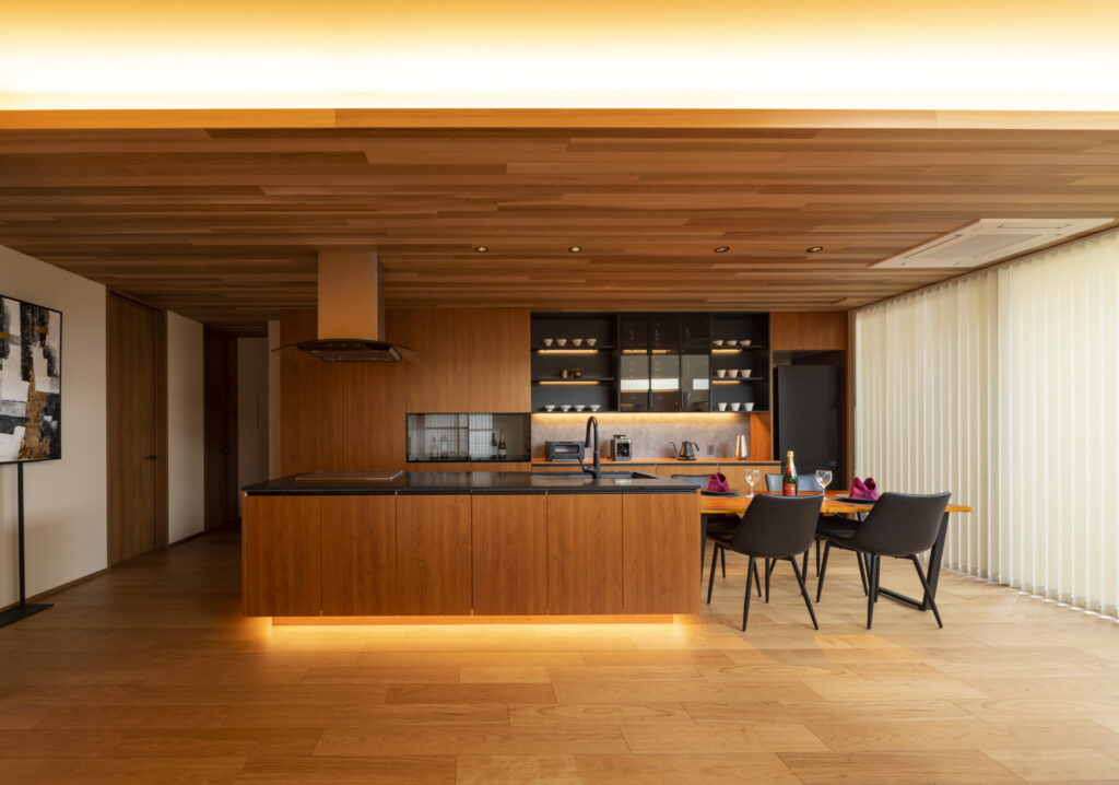 造作家具・オーダーキッチン・洗面台・オーダーガレージ専門｜職人直営